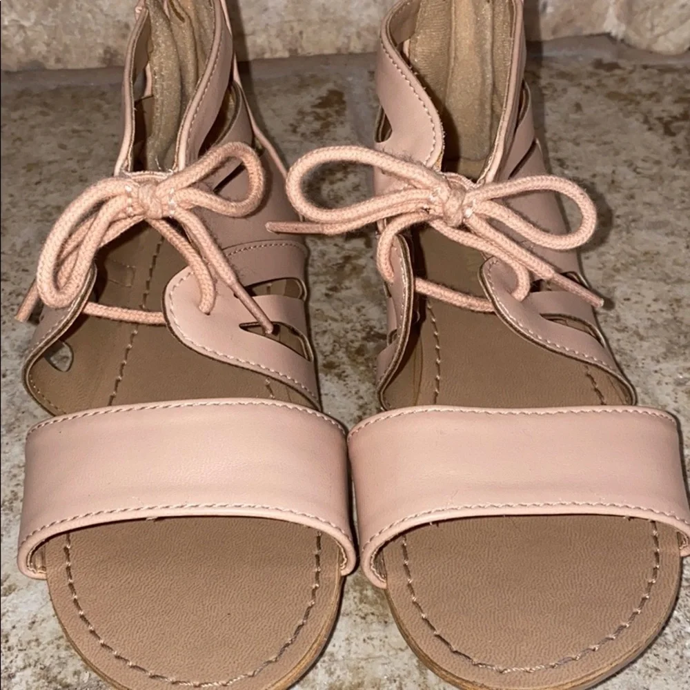 Old navy girl sandals with ties
